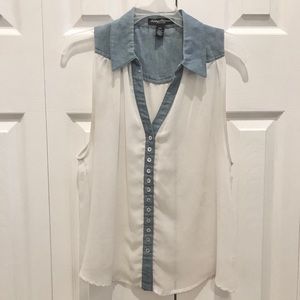 🌼[5/$20] sleeveless chiffon button up shirt
